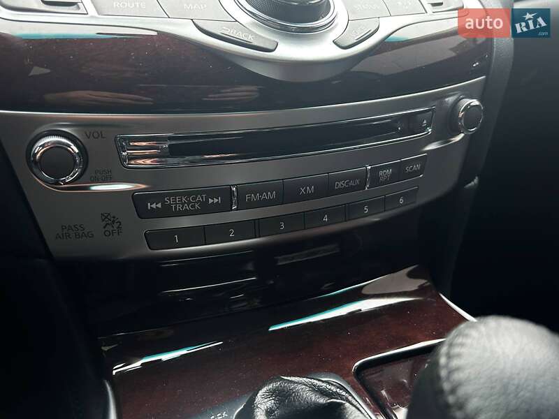 Седан Infiniti Q70 2016 в Киеве фото 26 Седан Infiniti Q70 2016 в Киеве