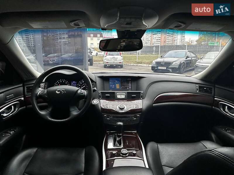 Седан Infiniti Q70 2016 в Киеве фото 31 Седан Infiniti Q70 2016 в Киеве