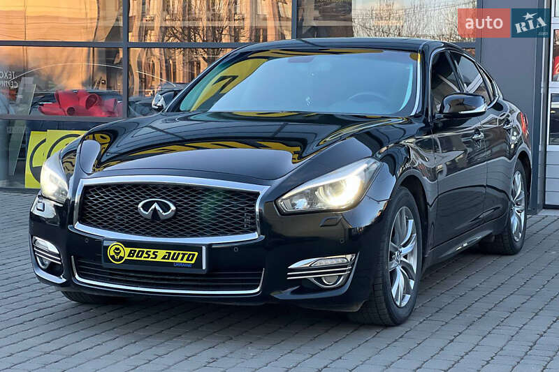 Седан Infiniti Q70 2016 в Івано-Франківську