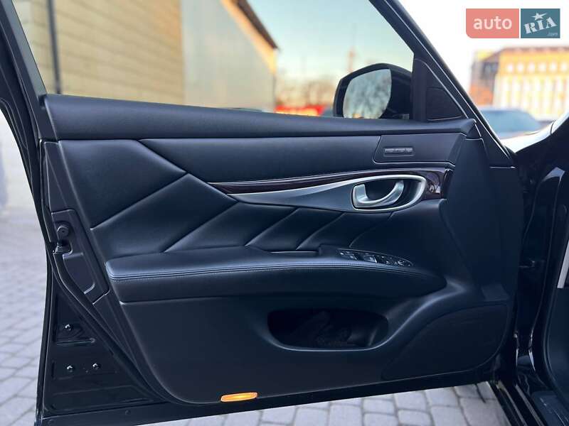 Седан Infiniti Q70 2016 в Івано-Франківську