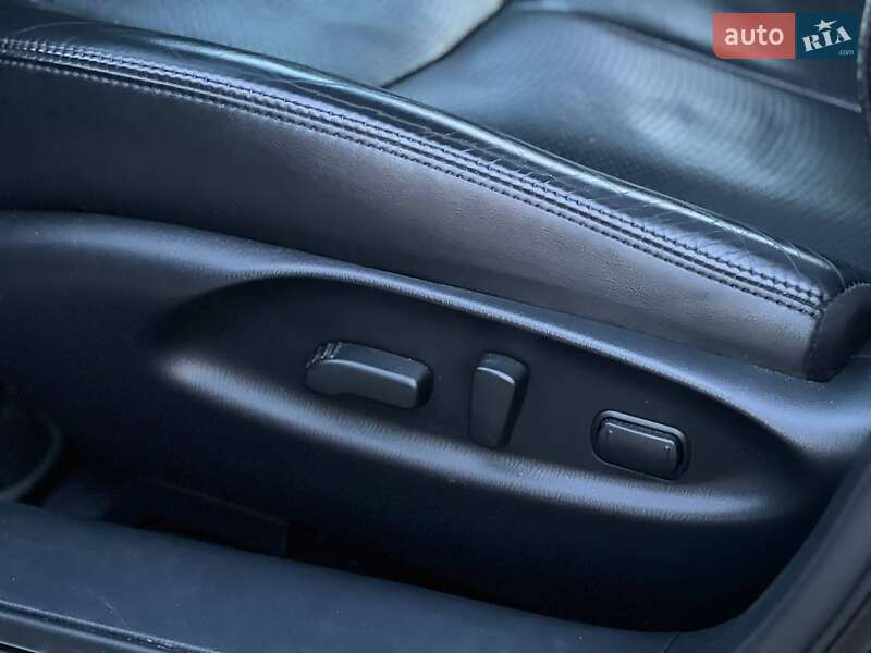 Седан Infiniti Q70 2016 в Івано-Франківську