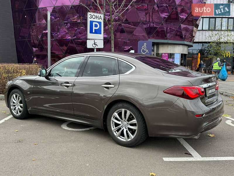 Седан Infiniti Q70 2017 в Києві фото 5 Седан Infiniti Q70 2017 в Києві