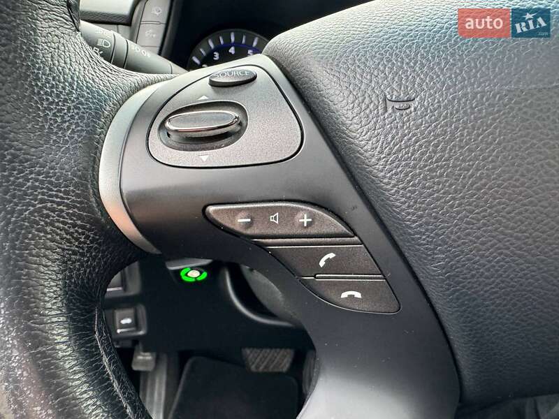 Седан Infiniti Q70 2017 в Києві фото 18 Седан Infiniti Q70 2017 в Києві