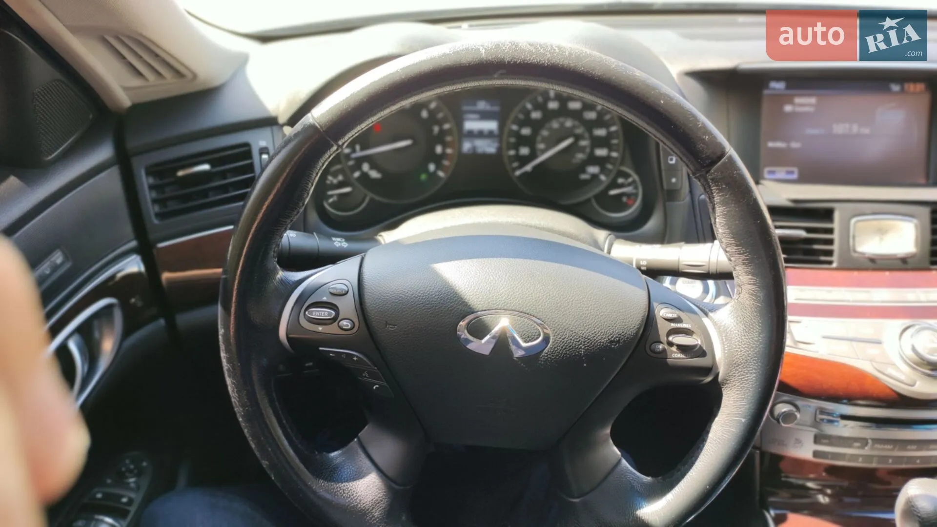 2017 Infiniti Q70 - мініатюра 3