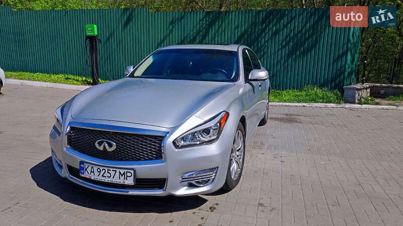 Седан Infiniti Q70 2017 в Киеве фото Седан Infiniti Q70 2017 в Киеве