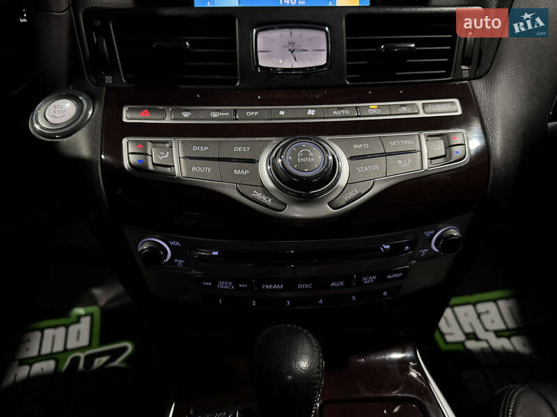 Седан Infiniti Q70 2015 в Одессе