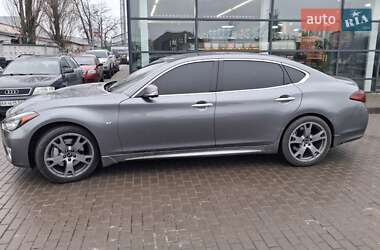 Седан Infiniti Q70 2015 в Києві
