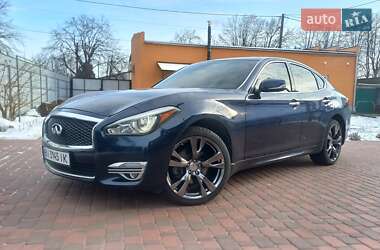 Седан Infiniti Q70 2015 в Миргороде