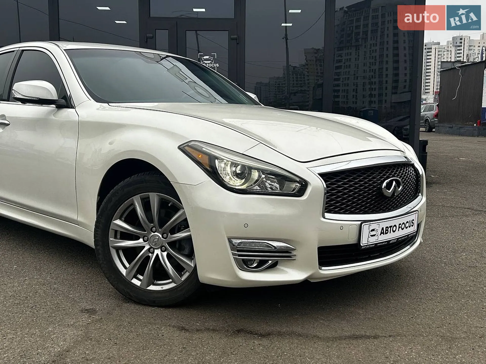 2016 Infiniti Q70 - мініатюра 2
