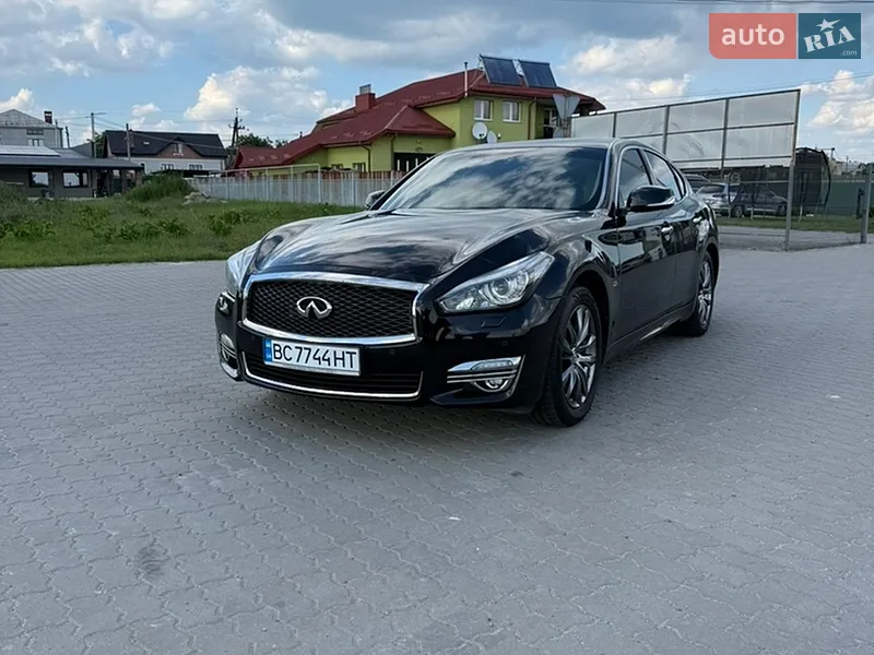 Infiniti Q70 2016