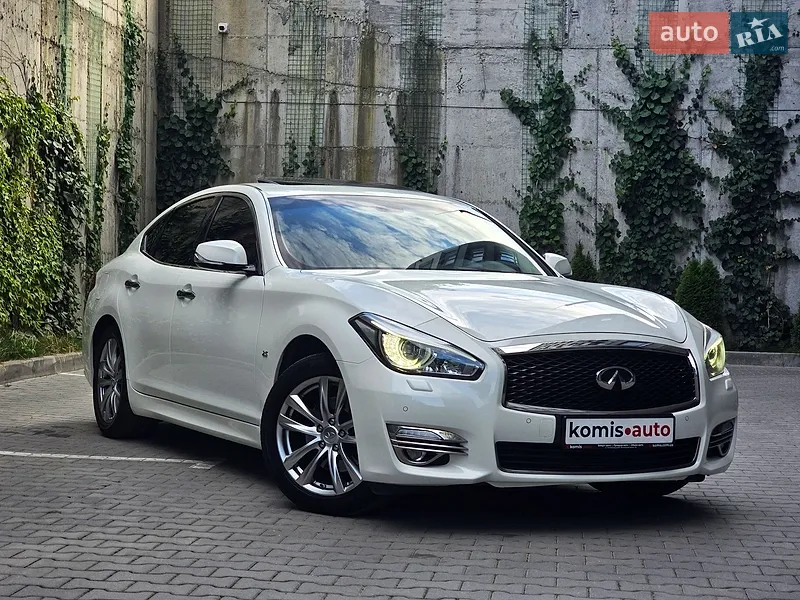 Infiniti Q70 2017