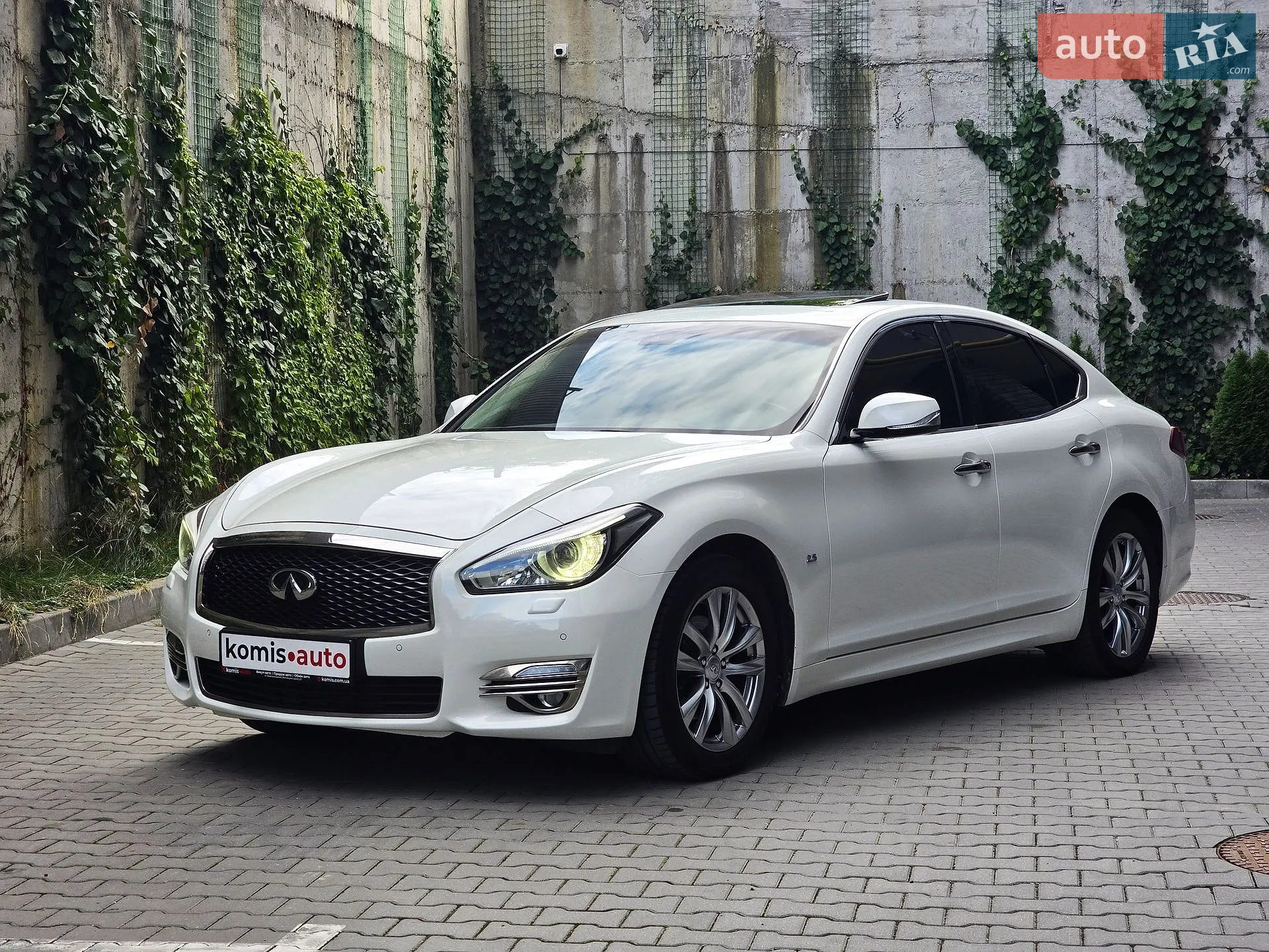 2017 Infiniti Q70 - мініатюра 5