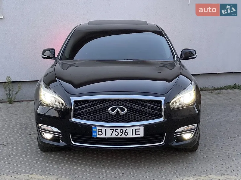 Infiniti Q70
