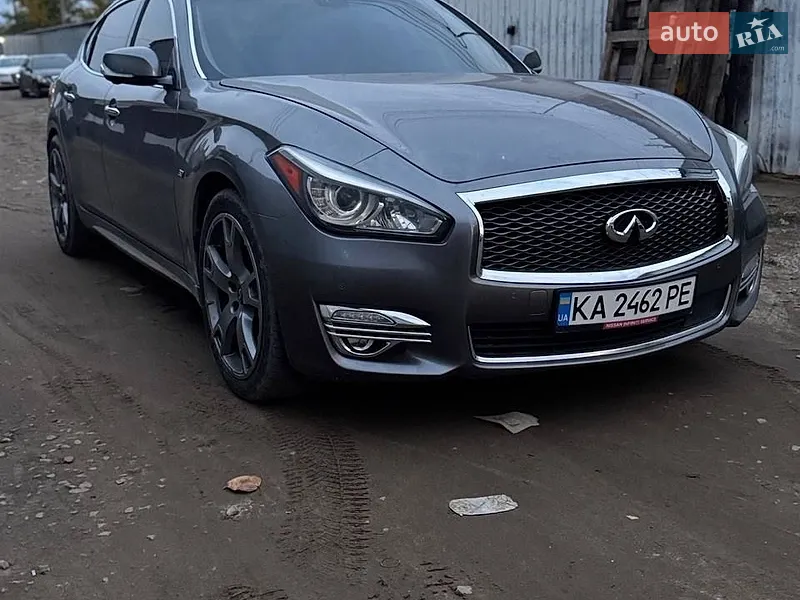 Infiniti Q70