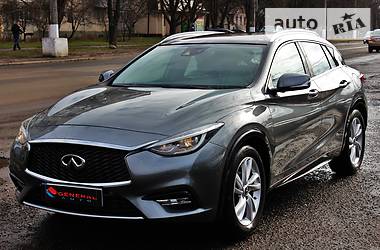 Позашляховик / Кросовер Infiniti QX30 2016 в 