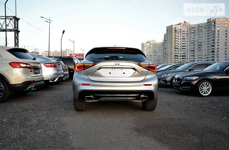 Позашляховик / Кросовер Infiniti QX30 2016 в Києві