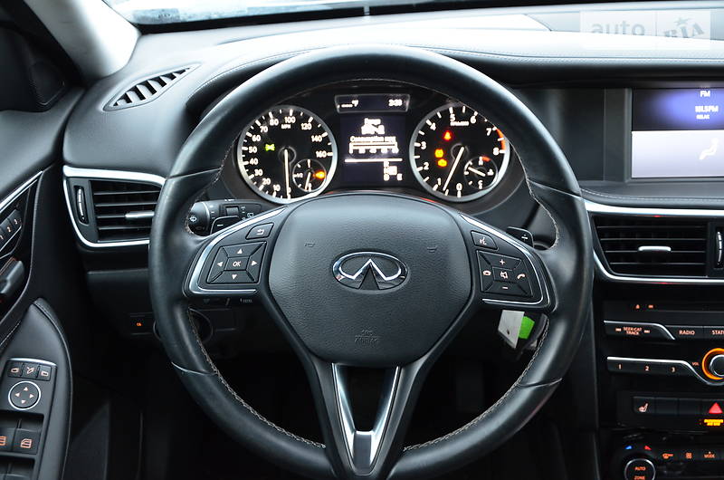 Позашляховик / Кросовер Infiniti QX30 2016 в Києві