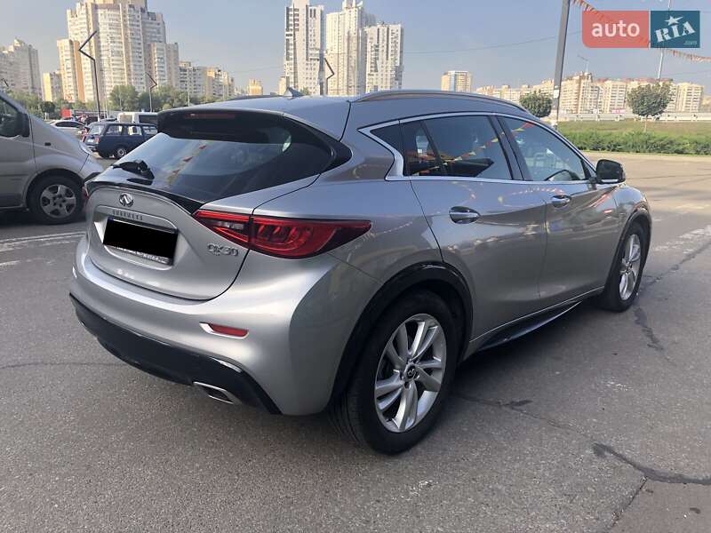 Внедорожник / Кроссовер Infiniti QX30 2016 в Киеве
