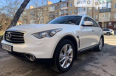 Внедорожник / Кроссовер Infiniti QX30 2012 в 