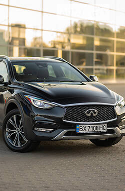 Внедорожник / Кроссовер Infiniti QX30 2016 в 