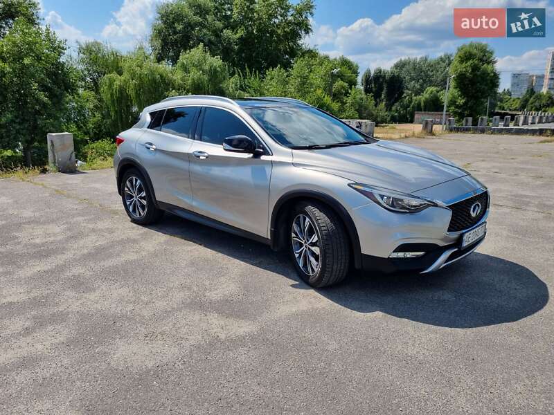 Внедорожник / Кроссовер Infiniti QX30 2016 в Днепре