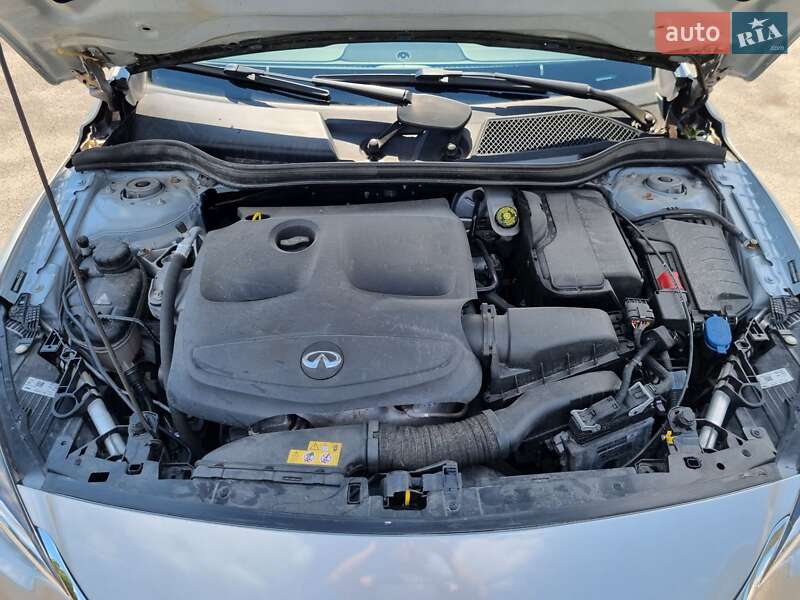 Внедорожник / Кроссовер Infiniti QX30 2016 в Днепре