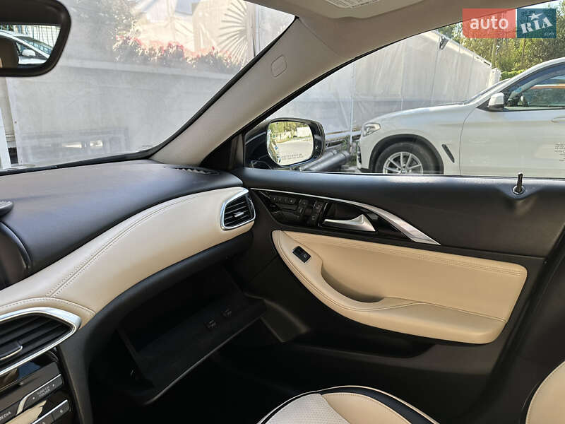 Внедорожник / Кроссовер Infiniti QX30 2018 в Киеве