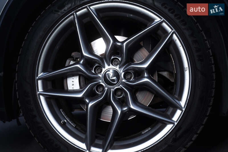 Внедорожник / Кроссовер Infiniti QX30 2017 в Полтаве