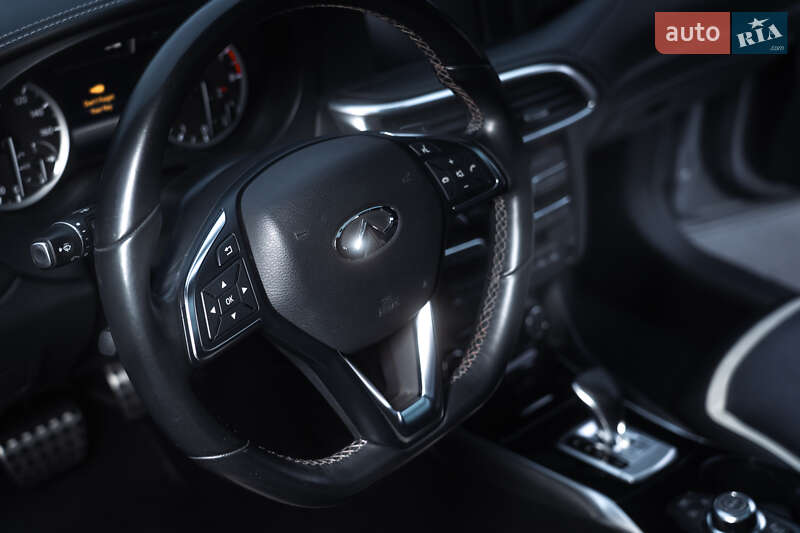 Внедорожник / Кроссовер Infiniti QX30 2017 в Полтаве