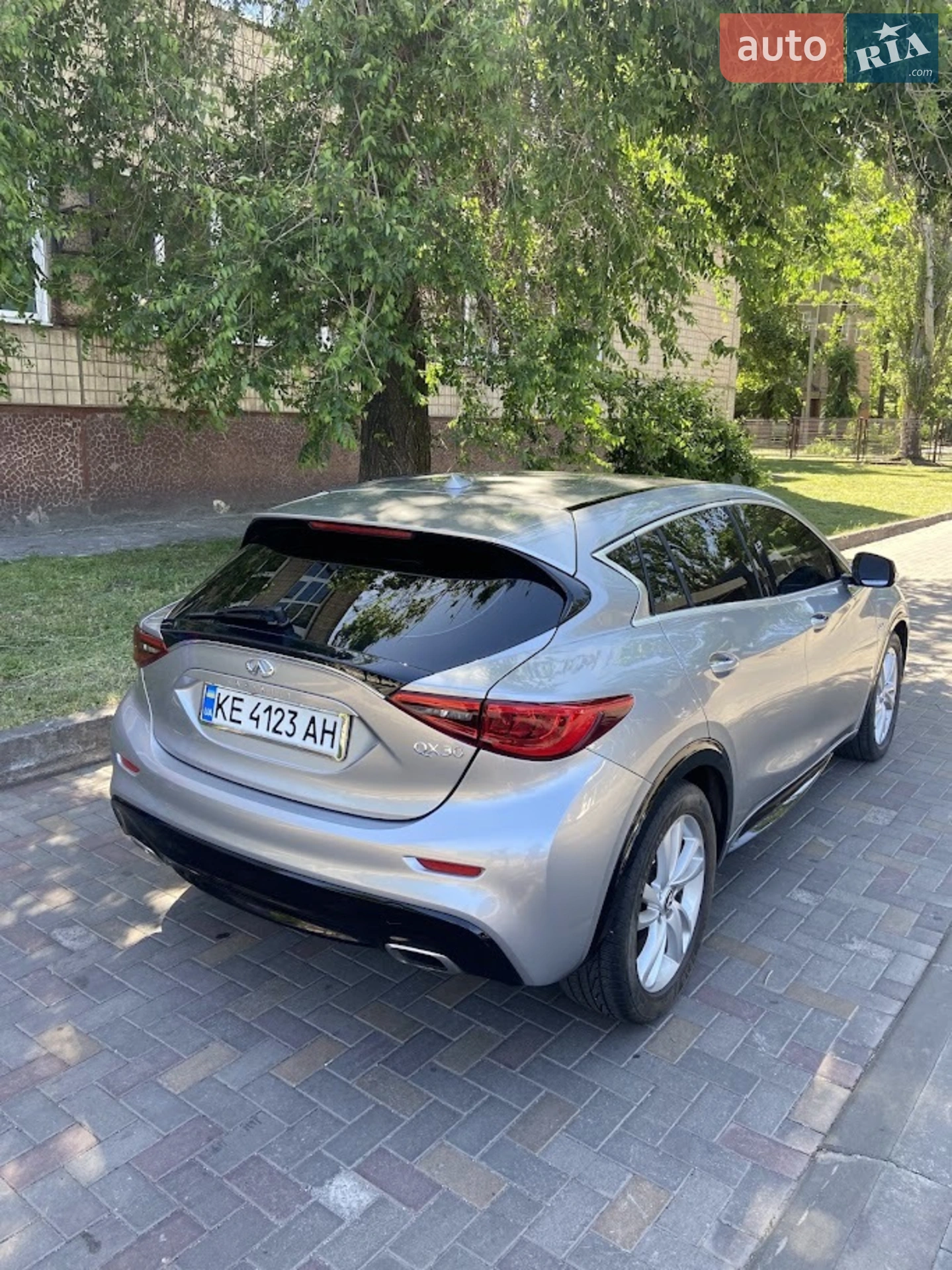 Infiniti QX30 2016 VIN SJKCH5CPXHA033697 фото оголошення 2 з 17