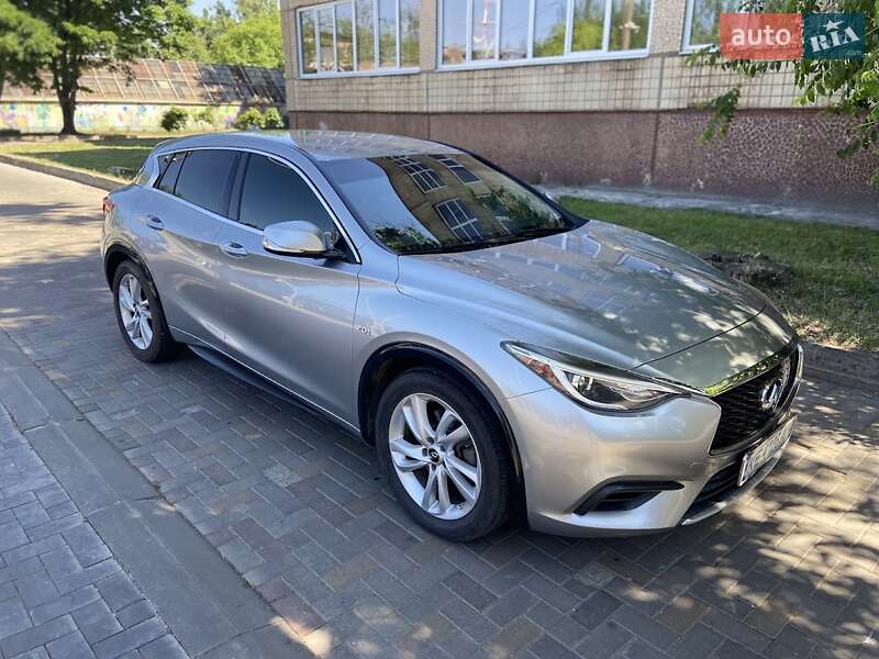 Внедорожник / Кроссовер Infiniti QX30 2016 в Кривом Роге
