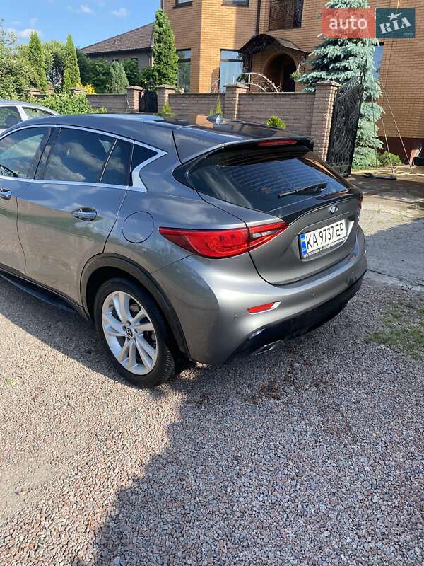 Внедорожник / Кроссовер Infiniti QX30 2016 в Киеве