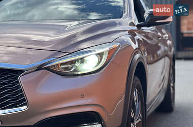 Внедорожник / Кроссовер Infiniti QX30 2016 в Киеве