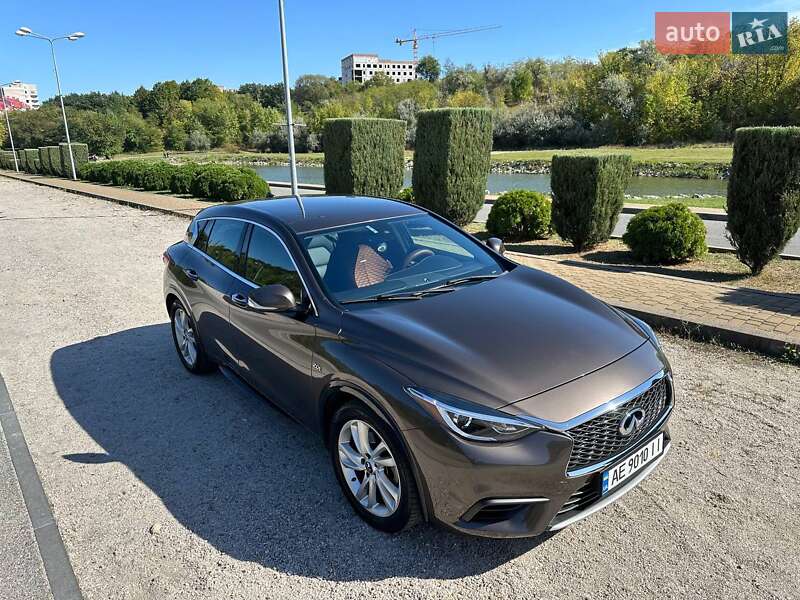 Внедорожник / Кроссовер Infiniti QX30 2017 в Днепре фото 5 Внедорожник / Кроссовер Infiniti QX30 2017 в Днепре