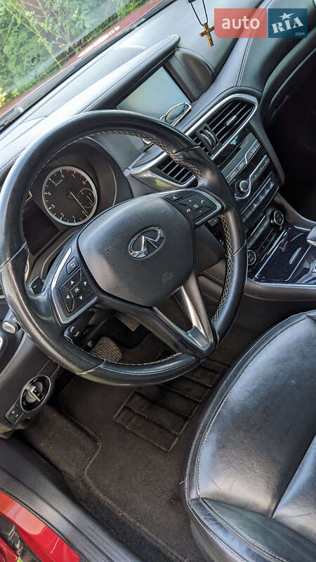 Внедорожник / Кроссовер Infiniti QX30 2016 в Ровно