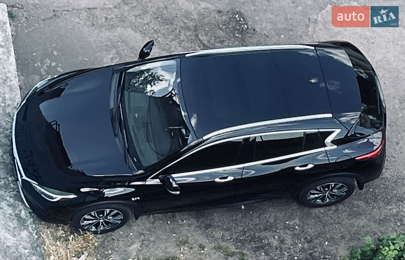 Внедорожник / Кроссовер Infiniti QX30 2016 в Красилове