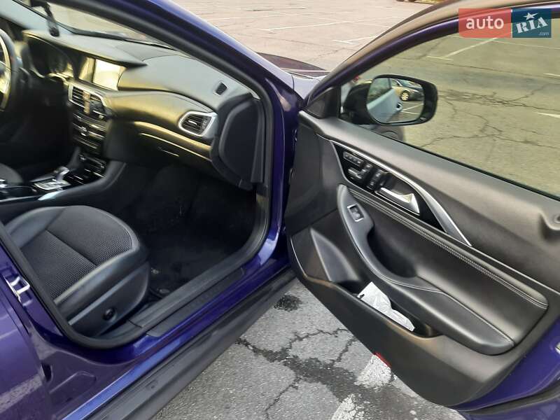 Внедорожник / Кроссовер Infiniti QX30 2018 в Ужгороде