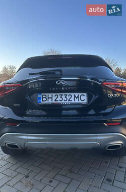 Внедорожник / Кроссовер Infiniti QX30 2017 в 