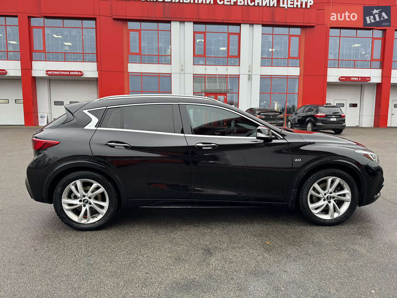 Внедорожник / Кроссовер Infiniti QX30 2016 в Днепре