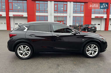 Внедорожник / Кроссовер Infiniti QX30 2016 в 