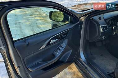 Внедорожник / Кроссовер Infiniti QX30 2016 в 