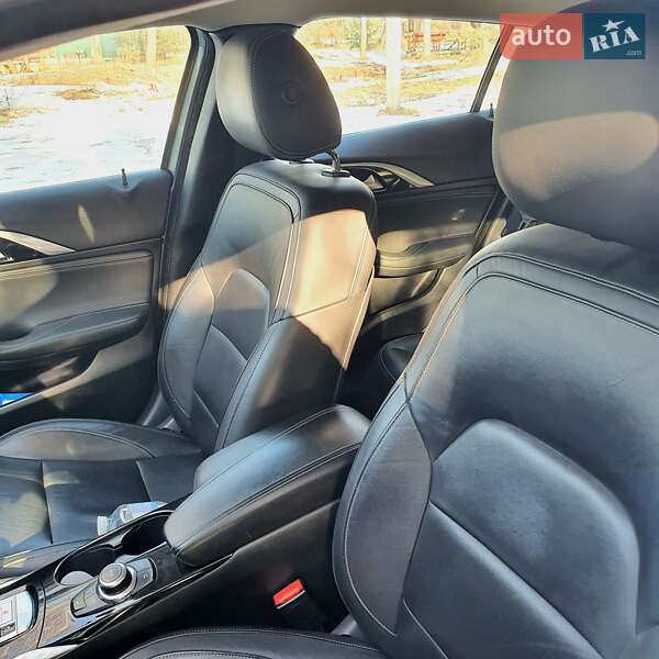 Позашляховик / Кросовер Infiniti QX30 2016 в Черкасах