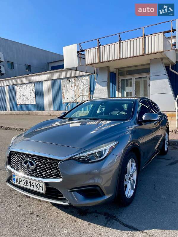 Позашляховик / Кросовер Infiniti QX30 2017 в Дніпрі