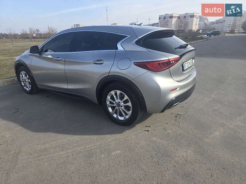 Внедорожник / Кроссовер Infiniti QX30 2016 в Херсоне