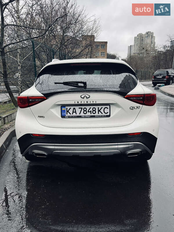 Внедорожник / Кроссовер Infiniti QX30 2017 в Киеве