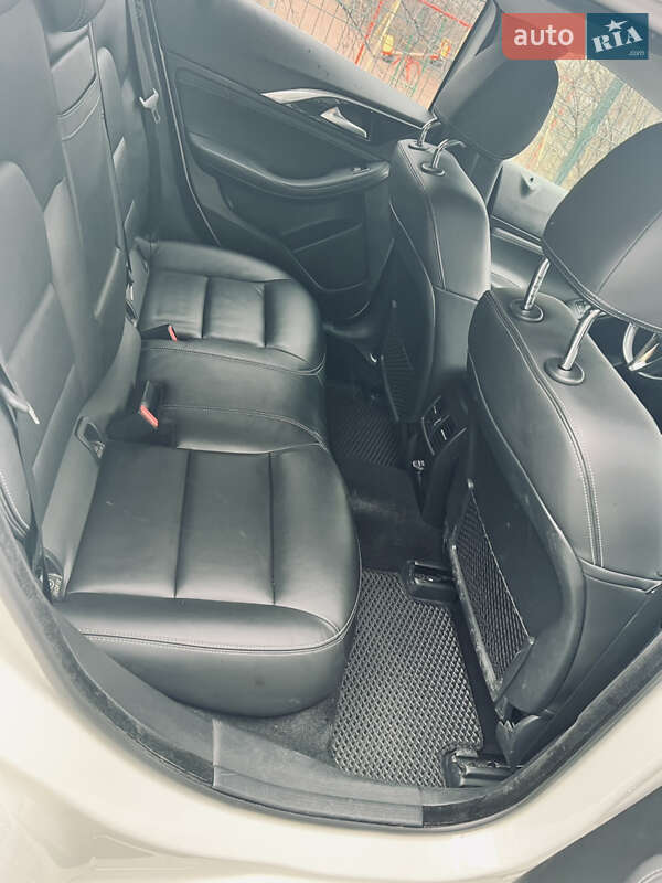 Внедорожник / Кроссовер Infiniti QX30 2017 в Киеве