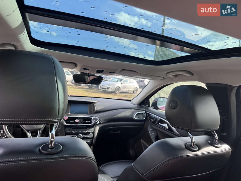 Внедорожник / Кроссовер Infiniti QX30 2017 в Хмельницком