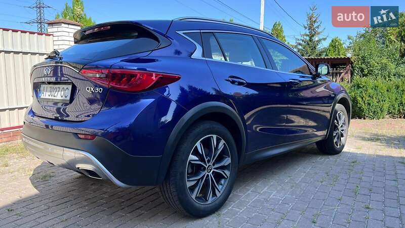 Внедорожник / Кроссовер Infiniti QX30 2016 в Киеве