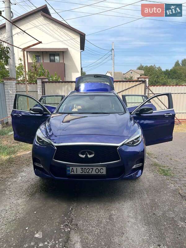 Внедорожник / Кроссовер Infiniti QX30 2016 в Киеве
