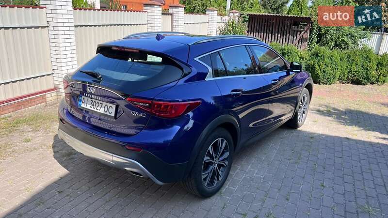 Внедорожник / Кроссовер Infiniti QX30 2016 в Киеве